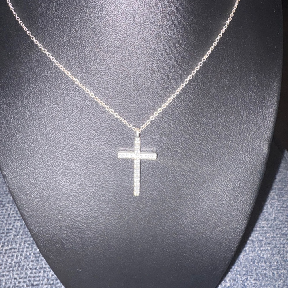 Elegant Silver Cross Pendant Necklace